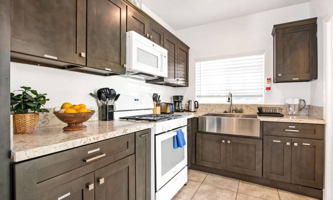 Valinda Casa | Serene La Puente Retreat: 2-Bedroom Sanctuary with Backyard Grill and High-Speed Internet