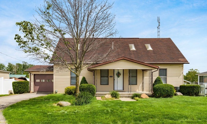 Saint Johns Casa | Serene Lake House at Indian Lake!