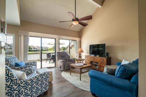 Litchfield by the Sea Casa | Serene Lakeview Retreat 3BR Villa Beach Access
