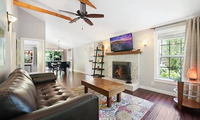 Barnardsville Otro | Serene Mountain Getaway w/Hot Tub,Pool:25 min to Asheville