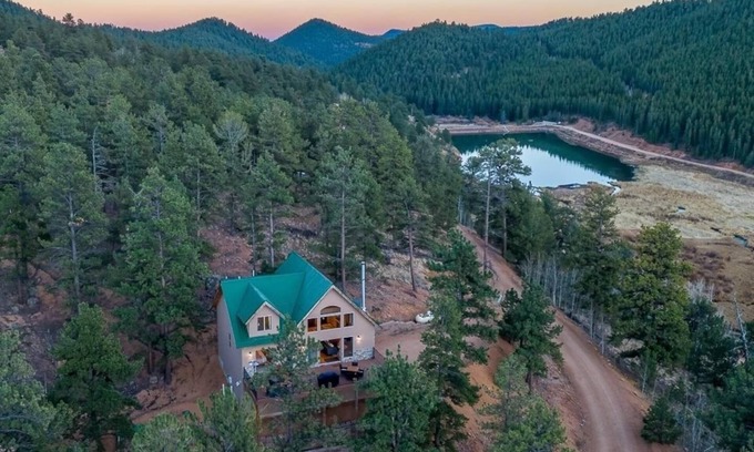 Bailey Casa | Serene Mtn Retreat 360° Views Patios Hot Tub