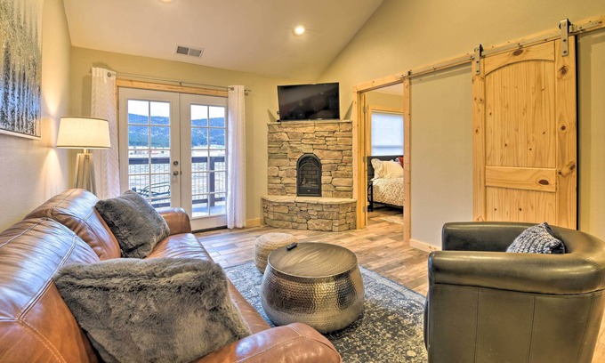 Angel Fire Condominio | Serene Mtn-View Condo < 2 Mi to Angel Fire Resort!