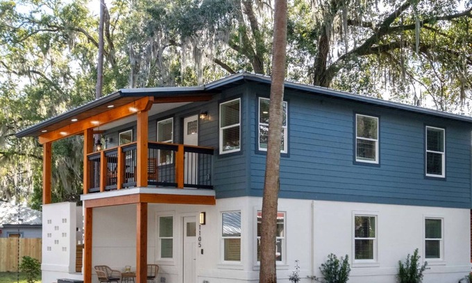Gainesville Condominio | Serene Place - Walk to UF - Free Parking