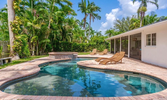 McGregor Casa | Serene Pool & Spa Home near Beaches & Downtown