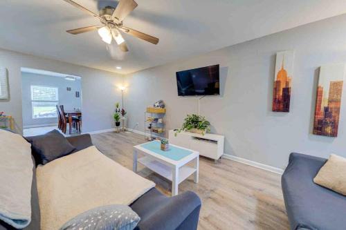 North Charleston Casa | Serene Private Renovated Charleston Getaway
