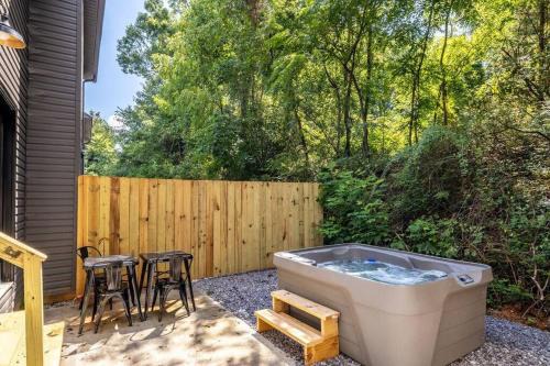 Sevierville Casa | Serene Retreat Private Hot Tub and Arcade