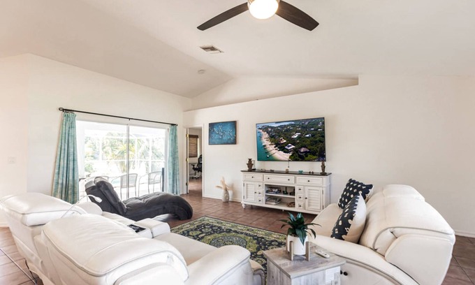 Saint James City Casa | Serene retreat with heated pool, family and dog friendly, close to Gulf, WIFI