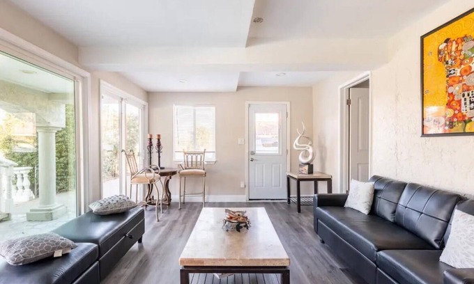 Hillsborough Casa | Serene Retreat w/ Private Pool, Jacuzzi & Skyline Views