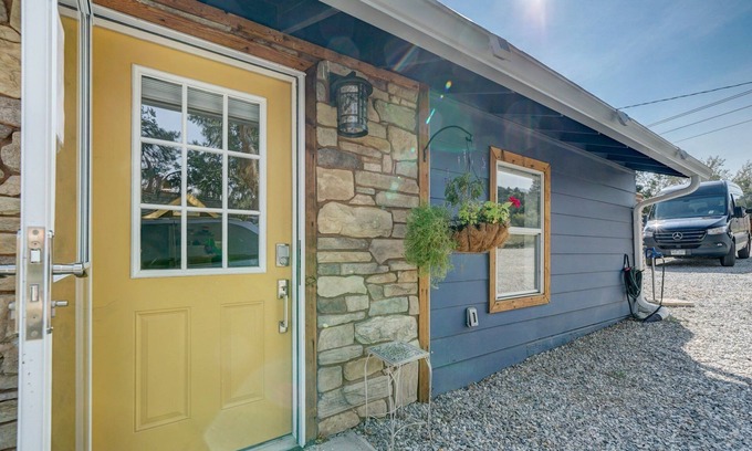 Howard Apartamento | Serene River Place Retreat Unit 1, 2-bedroom condo nestled along the river in Howard, CO.
