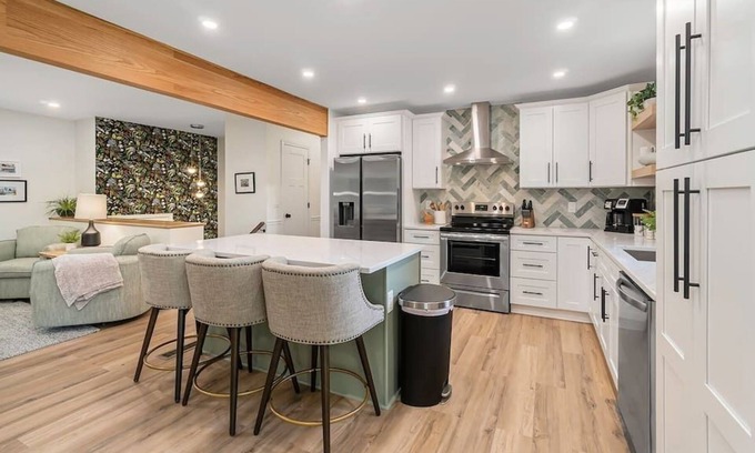 Roeland Park Casa | Serene Stay in KC Highly Rated Spacious