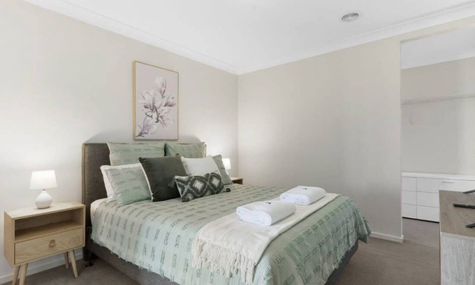 Orange Casa | Serene Sullivan - Modern, Convenient, Pets Allowed