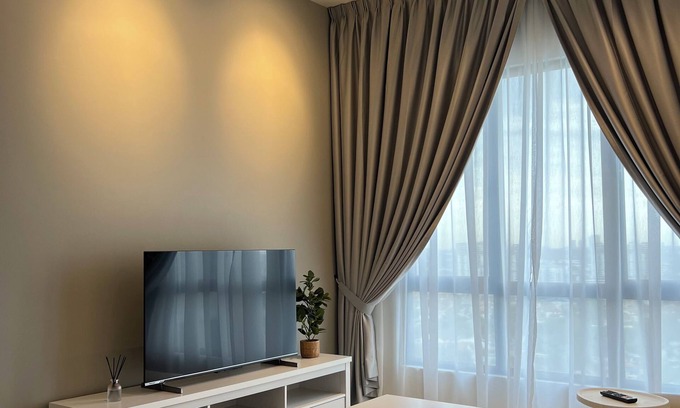 Taman Bukit Mewah Condominio | Serene Urban Rest in town next to train/MRT station