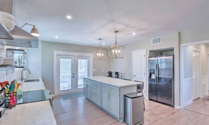 West Union Casa | Serene Vacation Home with Kayaks & Ample Space