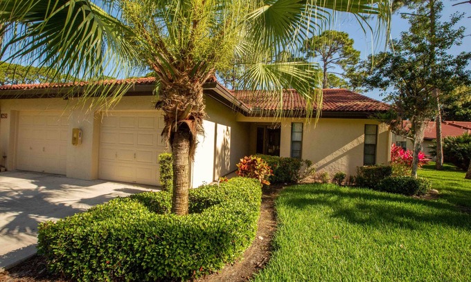 Sarasota Casa | Serene vacation villa just 7 minute drive from Siesta Key