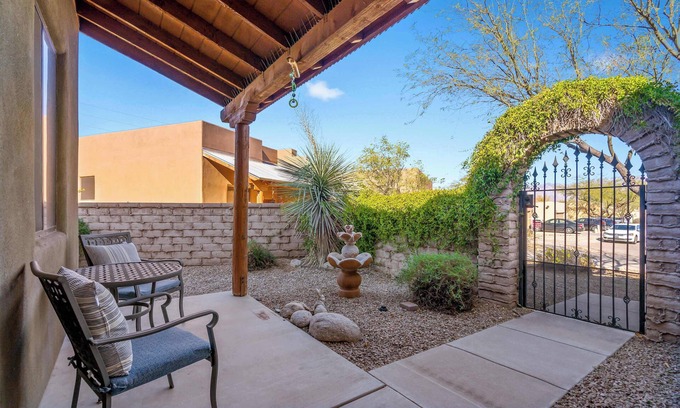 Houghton Casa | Serene Vail Escape | Peaceful Retreat Tucson