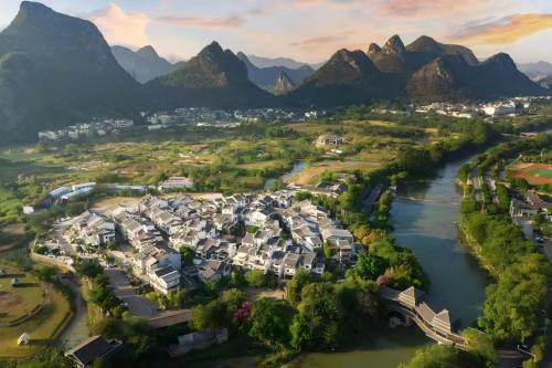 Diecai Hotel | Serene Vale Inn offers a complimentary one-way high-speed rail pickup service for guests staying two nights or longer