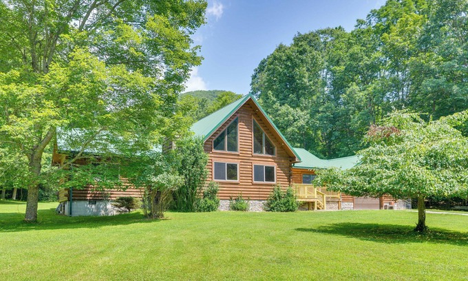 Dailey Cabina | Serene Valley Bend Cabin Rental: 7 Private Acres!