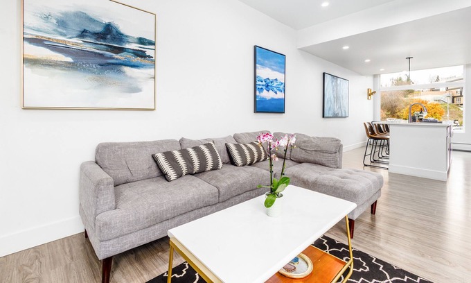 South Addition Casa | Serene waterfront townhouse with balcony, stunning views, dogs OK, fireplace