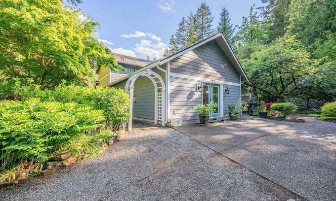 Cottage Lake Casa | Serene Wooded Retreat in Woodinville