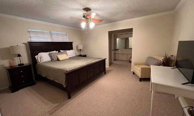 Tyler Casa | Serengeti a hardy 3 bedroom house, doggie door, TV in BDRMS