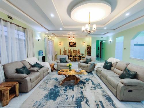 Nanyuki Villa | Sereni Rooftop Villa