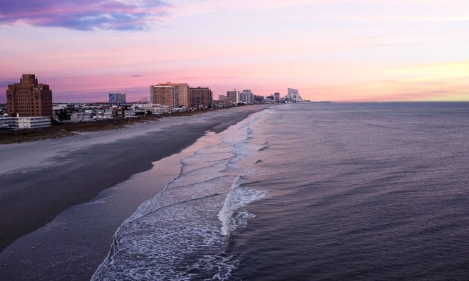 Ventnor City Casa | Serenity at the Shore! 2.5 Blocks to Beach, 1/2 Block to Bay!