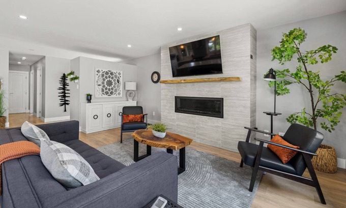 Brentwood Bay Casa | Serenity By The Bay