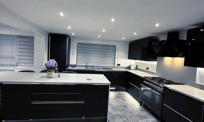 Colchester Casa | Serenity Haven 4-bed With Hottub,games,gym & More