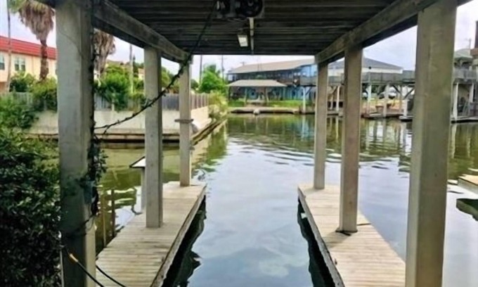 Port Mansfield Casa | La casa de la serenidad Dos habitaciones, dos baños. Tres embarcaciones privadas. Luz de pesca nocturna.