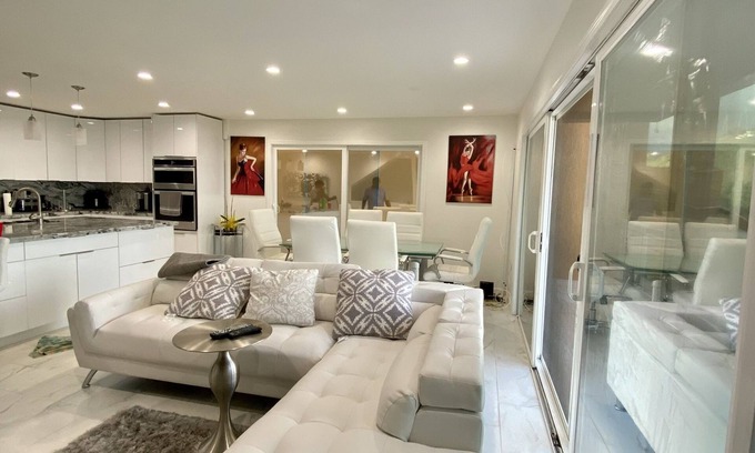 Kahala Casa | Serenity in the Sky!