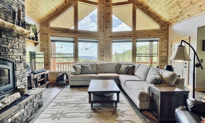 Mammoth Creek Cabina | Serenity in Duck Creek Village - Huge cabin on 6 acres overlooking mountains
