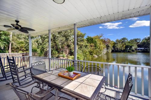 Saint Simons Island Casa | Serenity Lake Cottage