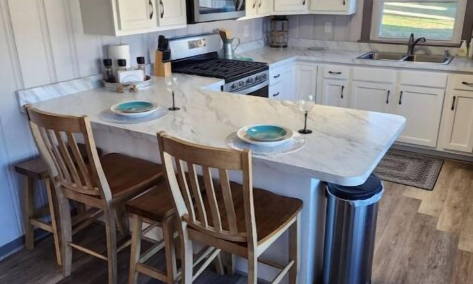 Edinboro Casa | Serenity Lakeside Cottage