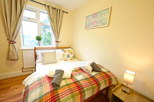 Luton Casa | Serenity Luton Suite Near Mall