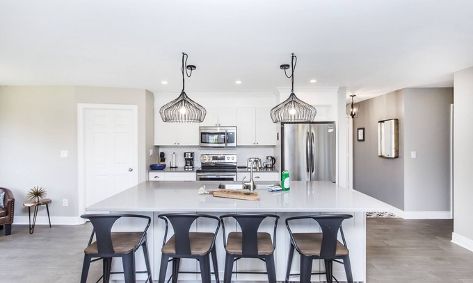 Historic Old Town Casa | SERENIDAD EN SIMCOE - TOTALMENTE RENOVADO BUNGALOW-OLD TOWNE