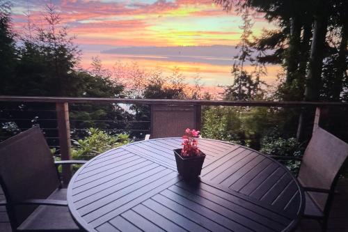 Greenbank Casa | Serenity Pines by AvantStay Incredible Views
