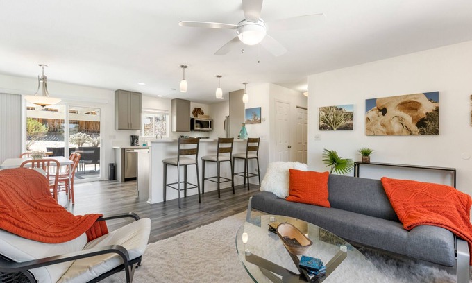 Joshua Tree Casa | 🌵 Serenity Sands - Large Fenced House with Hot Tub, BBQ and Fire Pit! 🌵