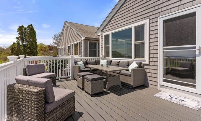 Rye Apartamento | Serenity @ Snug Harbor | Ocean View | Private Deck