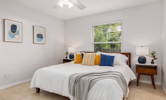 Alachua Casa | Serenity Terrace🕊️ King Bed | Lounge | Coffee Bar