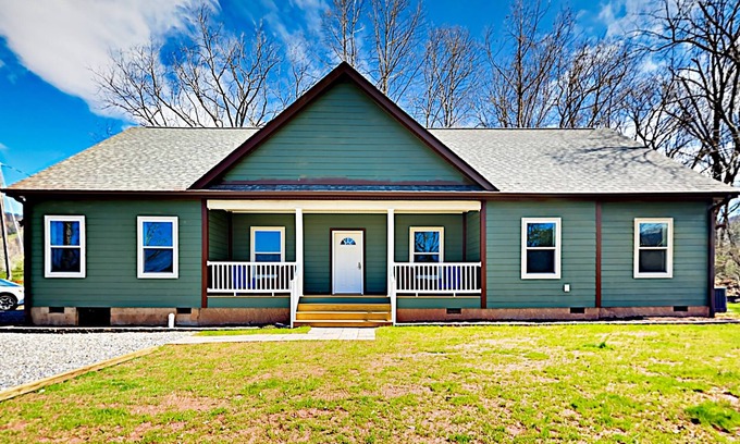 Weaverville Casa | Serenity Views Luxury: ¡a 15 minutos de Asheville, Weaverville, Parkway y Golf!