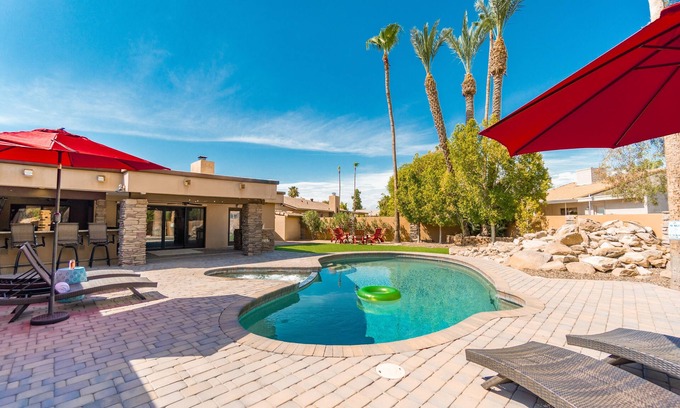 Carriage Square Villa | Sereno Ranch by AvantStay | Sleeps 16! Outdoor Bar/Kitchen, Pool, Fire Pit