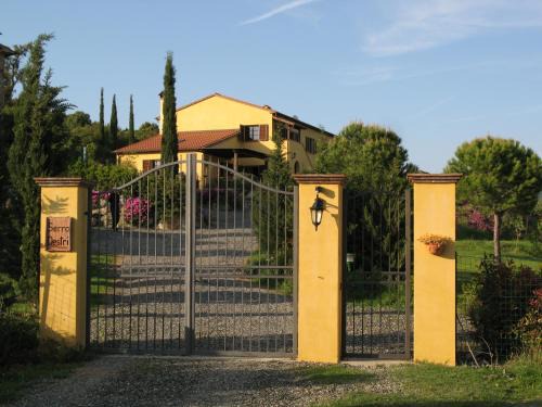 Riparbella Apartamento | Serra Destri