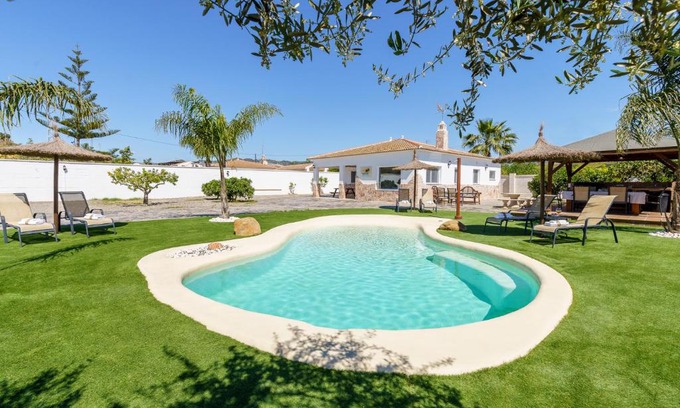 Estacion de Cartama Casa | Serrano Country House Heated Pool