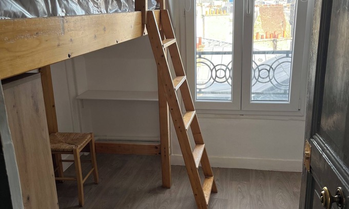 Neuilly-sur-Seine Condominio | Service room