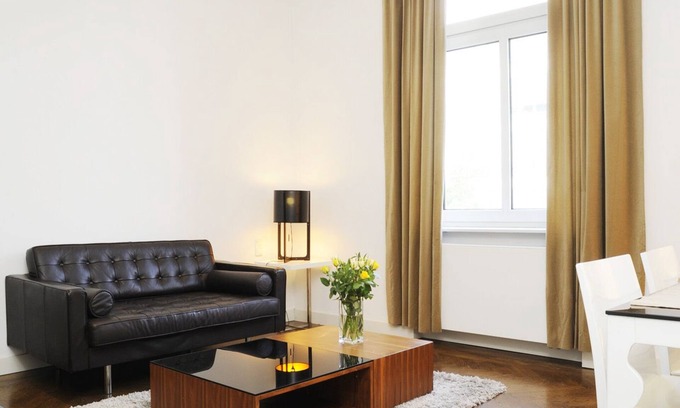 Bornheim Apartamento | Apartamento de 2 habitaciones con servicio m. Totalmente equipado con WiFi, limpieza, servicio de lavandería.