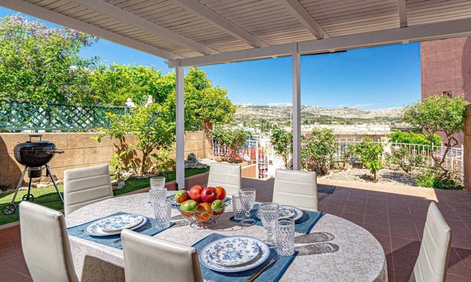 Archangelos Casa | Set in Archangelos, 2.7 km from Stegna Beach and 19 km from Lindos Acropolis.