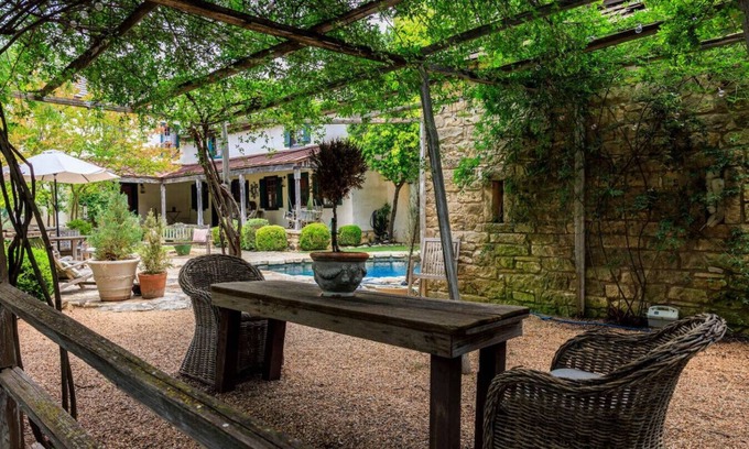 Fredericksburg Cabina | Settler's Crossing Sanctuary! Sleeps 35 | Weddings