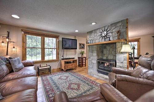 Bryson City Casa | Settlers Mountain Retreat On-Site Hikes and Views!