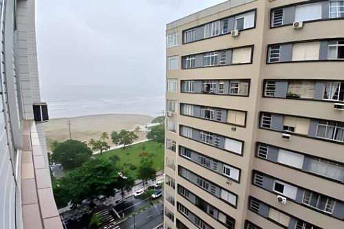 Gonzaga Apartamento | Seu Refúgio em Santos, Pé na Areia
