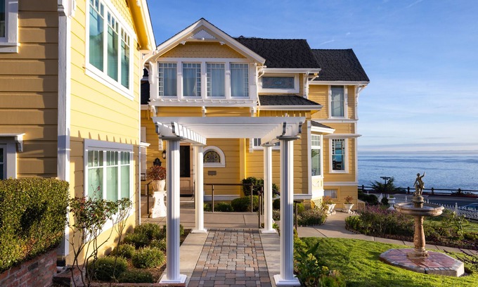 Pacific Grove Hotel | Seven Gables Inn on Monterey Bay, A Kirkwood Collection Property